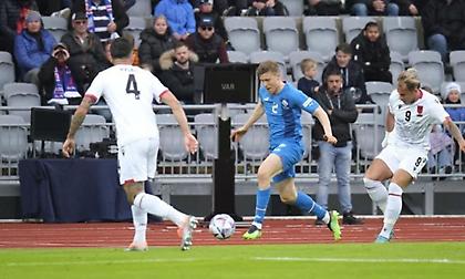 Ισοπαλία κορυφής για Ισλανδία