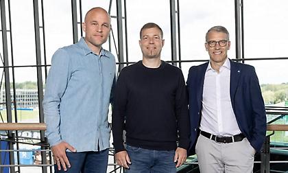 Επίσημα στον πάγκο της Σάλκε ο Κράμερ