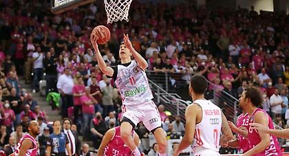 Πήρε τη σειρά των break με τη Βόννη και πέρασε στους τελικούς η Μπάγερν