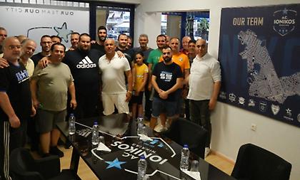 Βράβευσε την οικογένεια Τσιριγώτη ο Ερασιτέχνης Ιωνικός