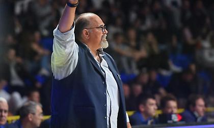 Πανηγύρισε τον τίτλο και… έφυγε από την Μπουντούτσνοστ ο προπονητής της