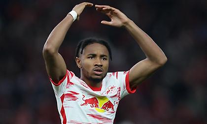 Τον θέλει η μισή Ευρώπη αλλά ο Ενκουνκού ανανεώνει με τη Λειψία