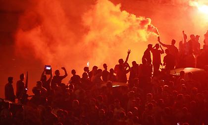 Μαζεύεται κόσμος στο ΣΕΦ για να υποδεχθεί την αποστολή του Ολυμπιακού!