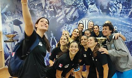 Εθνική Γυναικών: Φωτογραφήθηκε με το τρόπαιο του Ευρωμπάσκετ του 1987