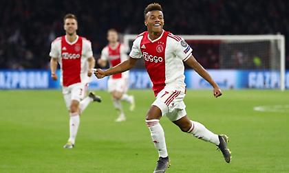 Ανακοινώνει Νέρες και πουλάει Έβερτον η Μπενφίκα