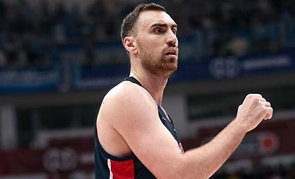 Στην Ελλάδα ο Μιλουτίνοφ