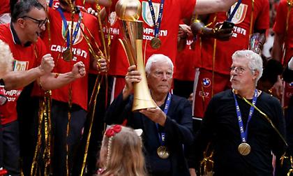 Πρόεδρος Αρμάνι για ιδιοκτήτη Βίρτους: «Να πιει δύο καφεδάκια πριν μιλήσει την άλλη φορά»