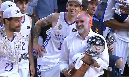 Συγκλονιστικές στιγμές στη Μαδρίτη: Ο Σέρχιο Γιουλ έδωσε στον Πάμπλο Λάσο να σηκώσει το πρωτάθλημα!