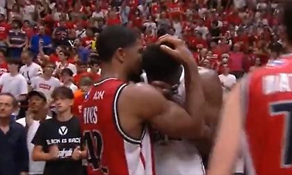 Respect Κάιλ Χάινς: Πήρε αγκαλιά τον κλαμμένο Ζαϊτέ