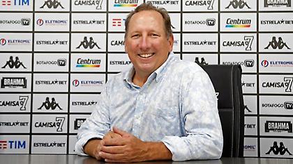 Στα χέρια του Τζον Τέξτορ η Λιόν - Είναι ιδιοκτήτης και των Μποταφόγκο, Κρίσταλ Πάλας