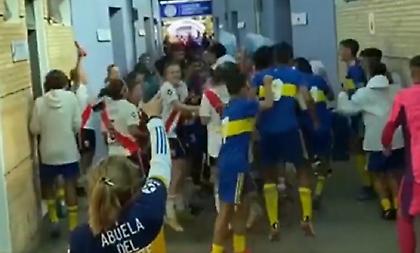 Αγόρια της Μπόκα και κορίτσια της Ρίβερ τραγουδούν μαζί!