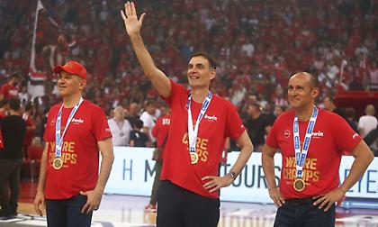 Και επίσημα μέχρι το 2025 ο Μπαρτζώκας στον Ολυμπιακό!