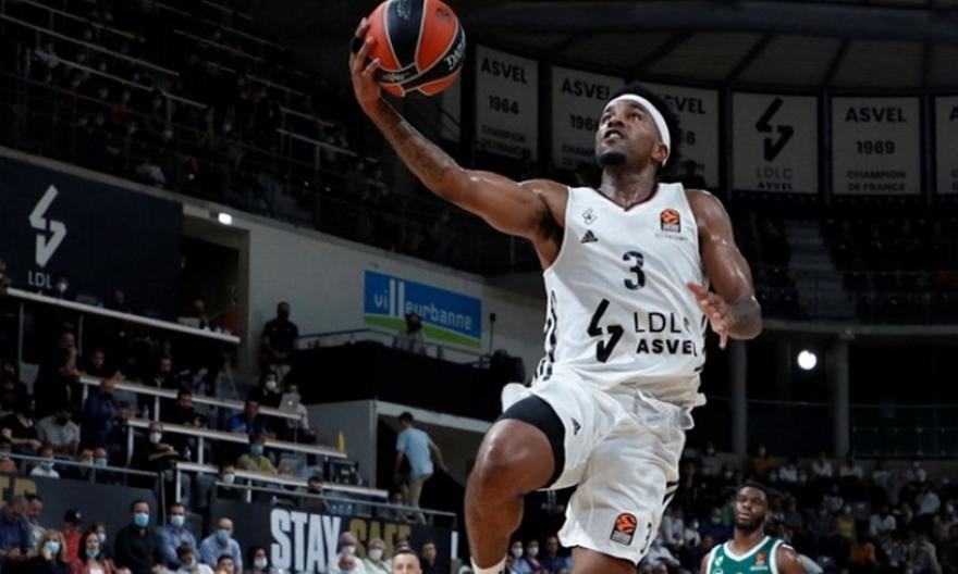 Βαλένθια: Πολύ κοντά στην απόκτηση του Κρις Τζόουνς