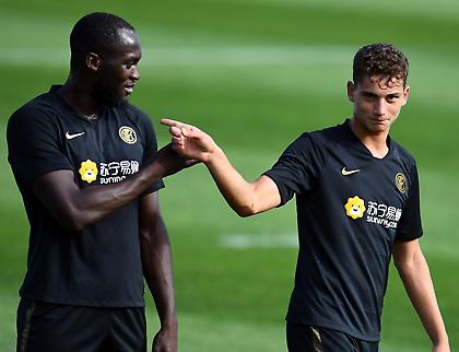 Με τις… ευχές του Λουκάκου παίρνει Εσπόζιτο η Άντερλεχτ