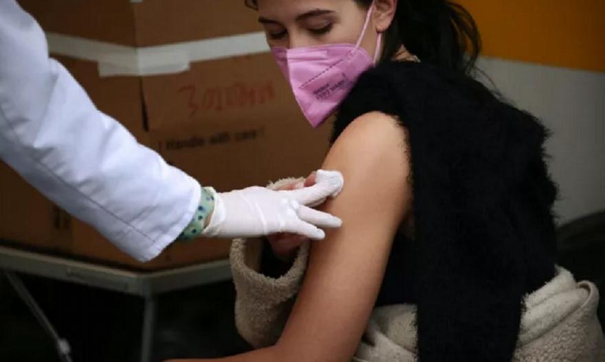 Κορωνοϊός: Tέταρτη δόση εμβολίου για όσους άνω των 30