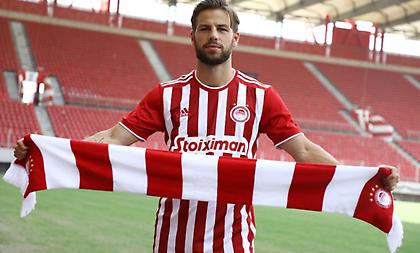 Πώς οι Άγγλοι οπαδοί αποθεώνουν το νέο απόκτημα του Ολυμπιακού!