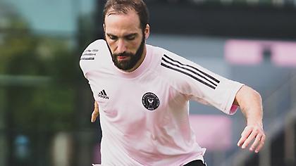 Ιγκουαΐν : «Η Άρσεναλ μου είπε ότι ήμουν ακριβός, αλλά πήρε τον Εζίλ με 80 εκατ.»