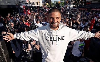 Χαμός στην άφιξη του Ινσίνιε στο Τορόντο (pics)