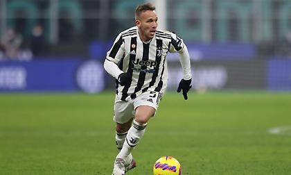 Θέλει Αρτούρ στη Ρόμα ο Μουρίνιο