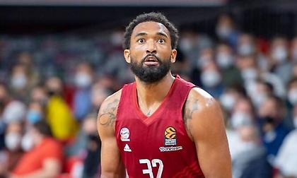 Στη Μακάμπι ο Χίλιαρντ