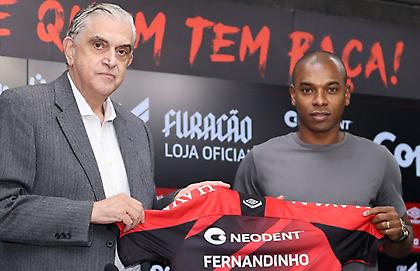 Επέστρεψε στην Ατλέτικο Παραναένσε ο Φερναντίνιο