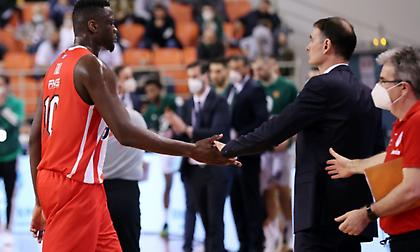 Ζέρβας: «Εξετάζει τις εναλλακτικές για σέντερ ο Ολυμπιακός»