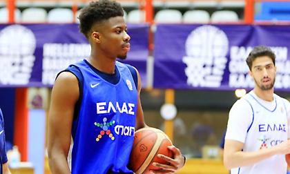 Ενσωματώθηκε στην Εθνική ομάδα ο Κώστας Αντετοκούνμπο