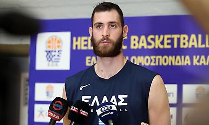 Παπαγιάννης: «Σημαντικό να είναι ενωμένο το μπάσκετ, δεν χρειάζεται να μιλήσω εγώ για τον κόουτς»