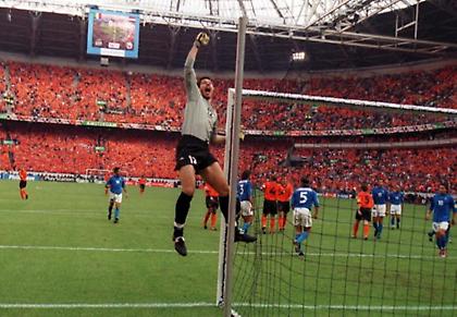 Η ημέρα που ο Τόλντο κατέβασε «ρολά» και κρεμάστηκε από τα δοκάρια!