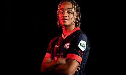 Ανακοίνωσε τον ταλαντούχο Σίμονς η Αϊντχόφεν