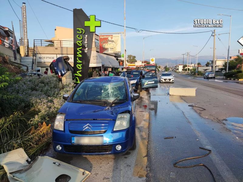 Τροχαίο στο Ναύπλιο: Τρελή πορεία ΙΧ - Γκρέμισε μάντρα