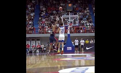 Το τρελό buzzer beater τρίποντο από τον Γκίκα