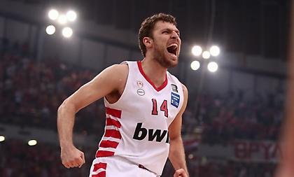 Ζέρβας: «Περιμένει τους Κινγκς για Βεζένκοφ ο Ολυμπιακός»