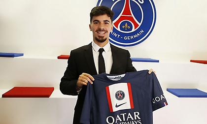 Επίσημο του Βιτίνια στην Παρί Σεν Ζερμέν