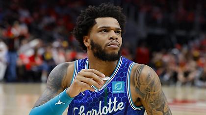 Αποσύρουν την πρόταση ανανέωσης στον Μπρίτζες οι Χόρνετς μετά τις κατηγορίες για ξυλοδαρμό