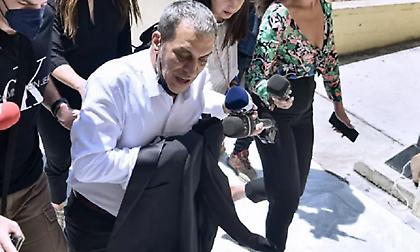 Στον εισαγγελέα ο Αδαμαντίδης-Εκνευρισμένος με ΜΜΕ: «Σπίτια σας, άντε!»
