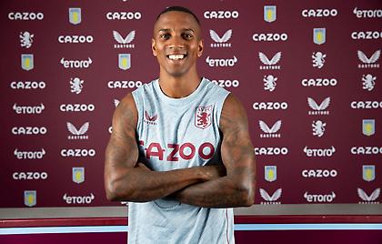 Για έναν ακόμη χρόνο στην Άστον Βίλα ο 37χρονος Άσλεϊ Γιανγκ