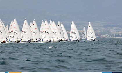 Ελευθεριάδης και Καραγεωργίου «φλερτάρουν» με μετάλλιο στο ευρωπαϊκό νέων ILCA 6 στο Ν.Ο.Θ.