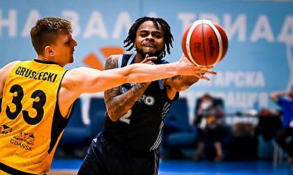 Υπέγραψε στην Νες Ζιόνα ο Ντι Τζέι Κούπερ