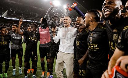 Αυτόν τον Μπέιλ δεν τον έχετε ξαναδεί: Πήρε την ντουντούκα και πανηγύρισε στο ντέρμπι του LA!