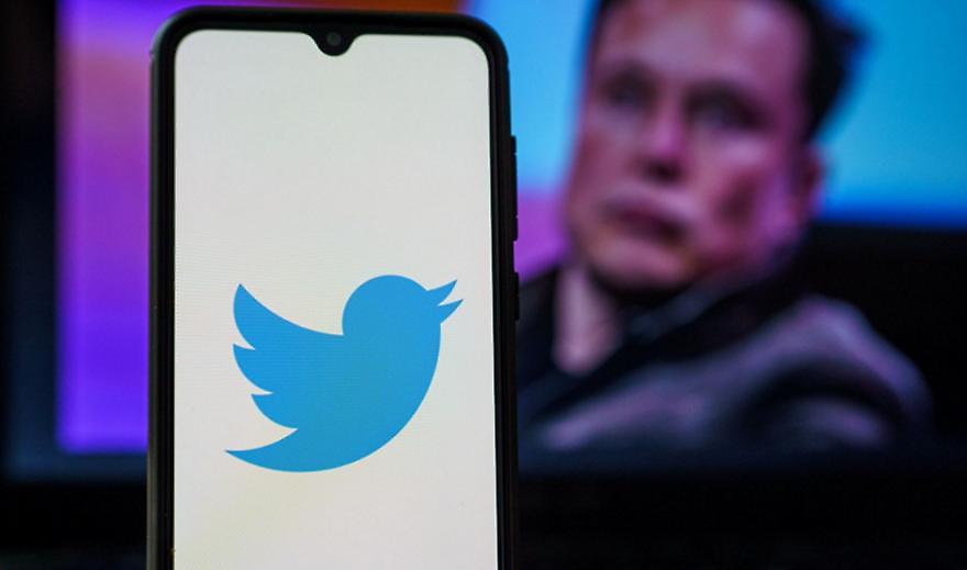 O Έλον Μασκ αποσύρθηκε από τη συμφωνία εξαγοράς του Twitter