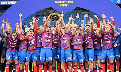 Η Ράκοφ των Παπανικολάου-Σβάρνα σήκωσε το Σούπερ Καπ Πολωνίας