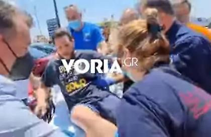Χαλκιδική: Ο Ιβάν κρατιόταν από μία μπάλα για 19 ώρες - Βίντεο από τη στιγμή που πατά στεριά