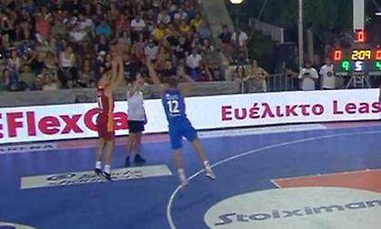 Το ξανάκανε ο Μίτσιτς: Ίδιο τρίποντο μπροστά στον Βεζένκοφ!