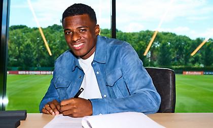 Ανακοίνωσε την απόκτηση του Ντιλροσούν από τη Χέρτα η Φέγενορντ