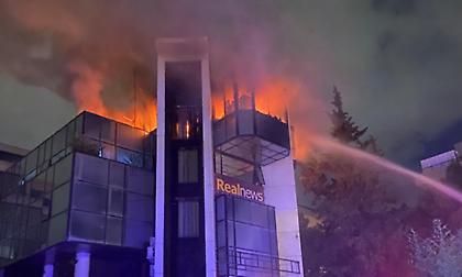 Φωτιά στο κτίριο Real FM και Real News: Βρέθηκαν γκαζάκια!