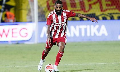 Εμβιλά: «Αξίζει μια θέση στο Champions League ο Ολυμπιακός»