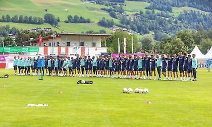 Σοκ στη Σάλκε: Οπαδός πέθανε στις κερκίδες του προπονητικού της κέντρου!