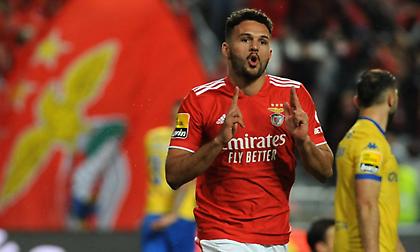 Παρί Σεν Ζερμέν: Στη μεταγραφική της λίστα και ο Γκονσάλο Ράμος της Μπενφίκα