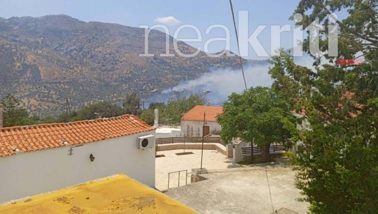Κρήτη: Μεγάλη πυρκαγιά στα νότια του νησιού